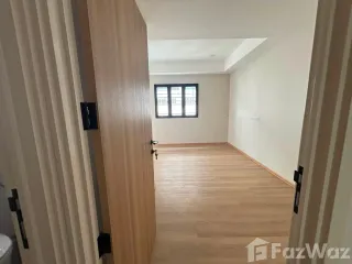 For rent 3 bedrooms townhouse in Phra Khanong, Bangkok