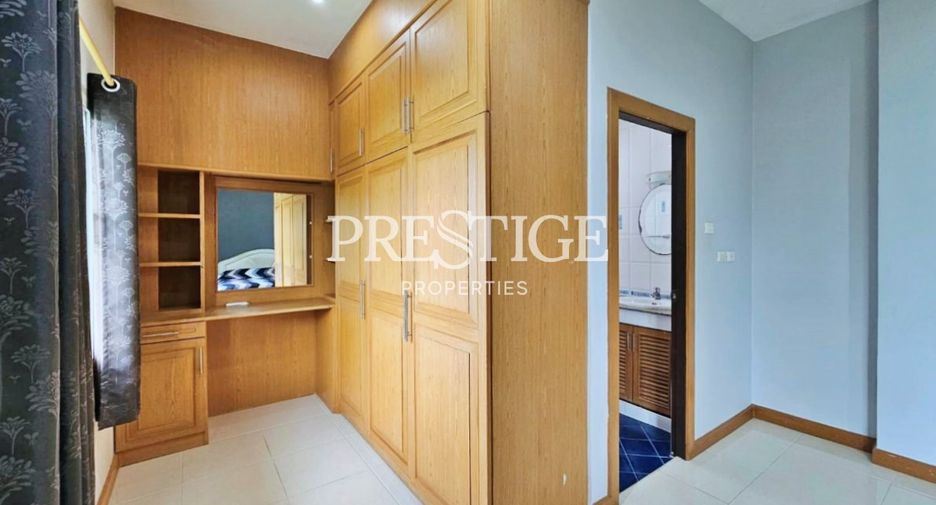 Casa en alquiler de 3 habitaciones en Bang Lamung, Chonburi