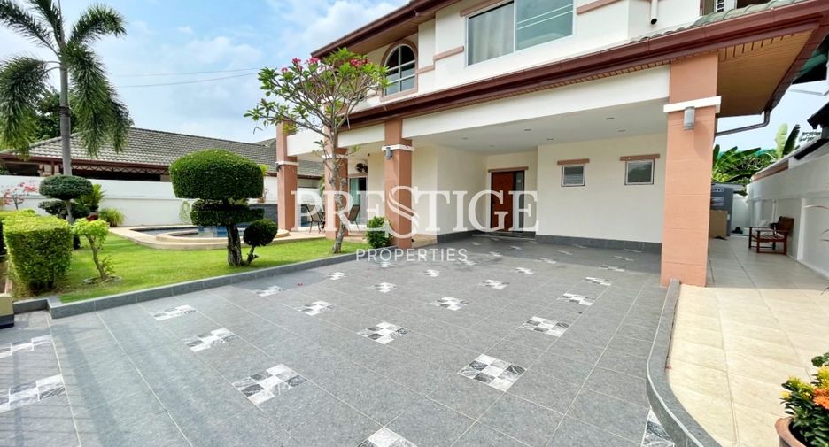 Casa en alquiler de 3 habitaciones en Bang Lamung, Chonburi