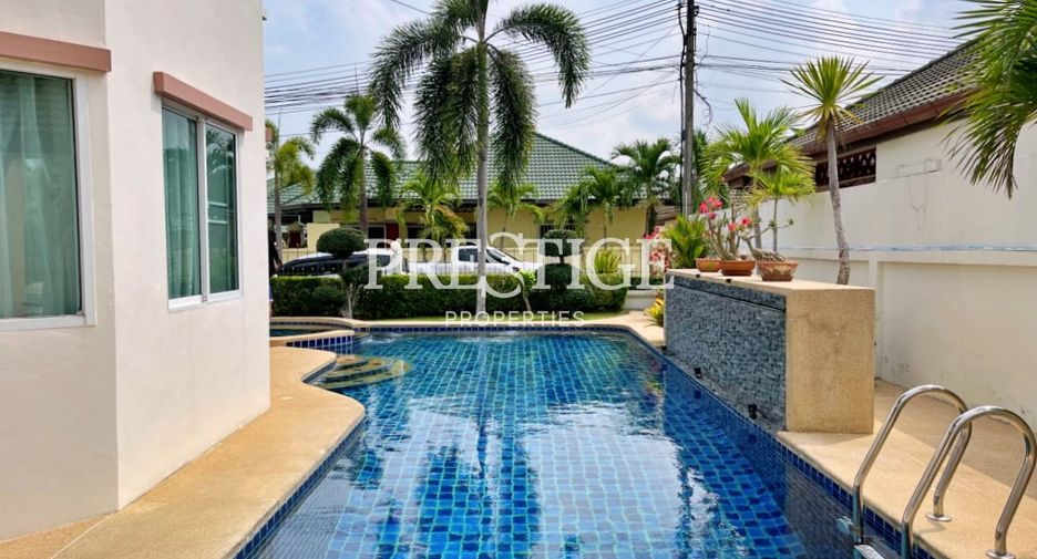 Casa en alquiler de 3 habitaciones en Bang Lamung, Chonburi