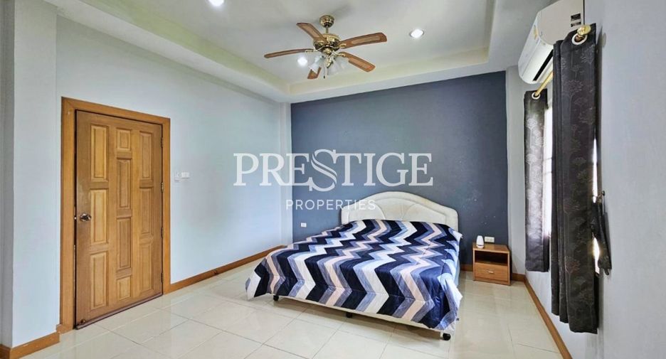 Casa en alquiler de 3 habitaciones en Bang Lamung, Chonburi