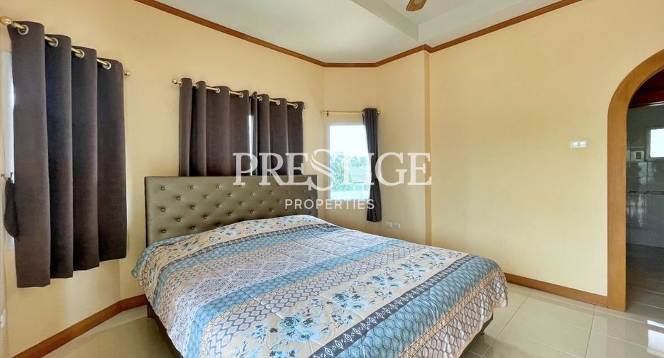 Casa en alquiler de 3 habitaciones en Bang Lamung, Chonburi