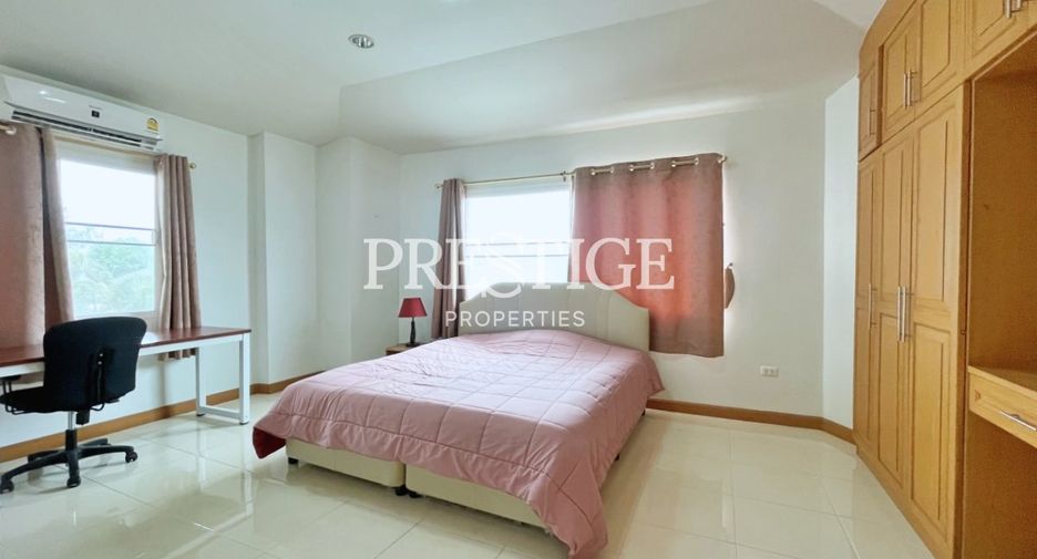 Casa en alquiler de 3 habitaciones en Bang Lamung, Chonburi