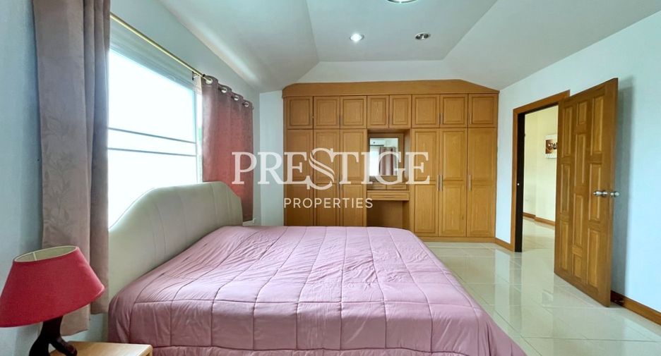 Casa en alquiler de 3 habitaciones en Bang Lamung, Chonburi