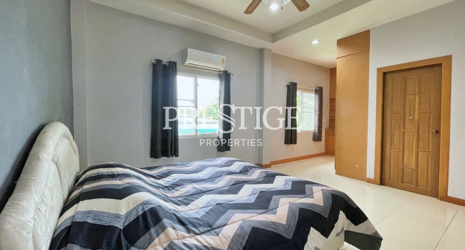 Casa en alquiler de 3 habitaciones en Bang Lamung, Chonburi