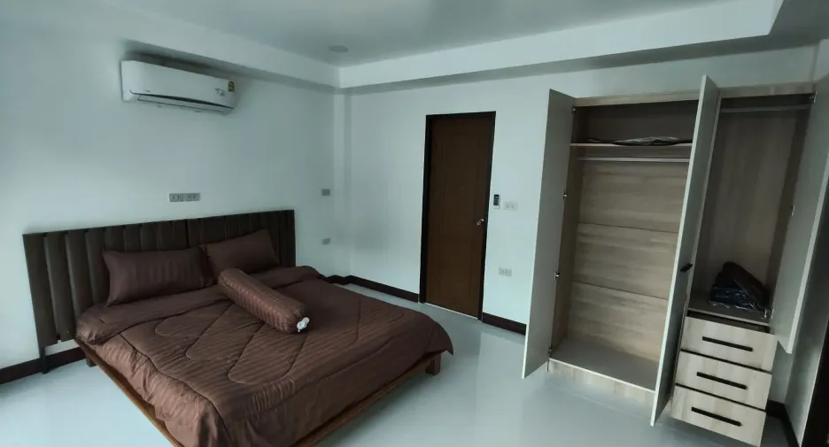 For rent 3 bedrooms villa in Mueang Phuket, Phuket