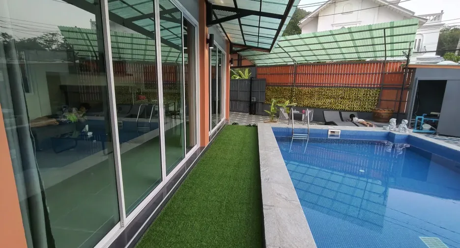 For rent 3 bedrooms villa in Mueang Phuket, Phuket