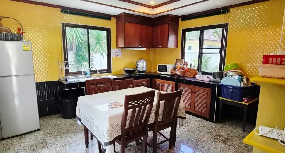 For rent 4 ベッドルーム villa in Huay Yai, Pattaya