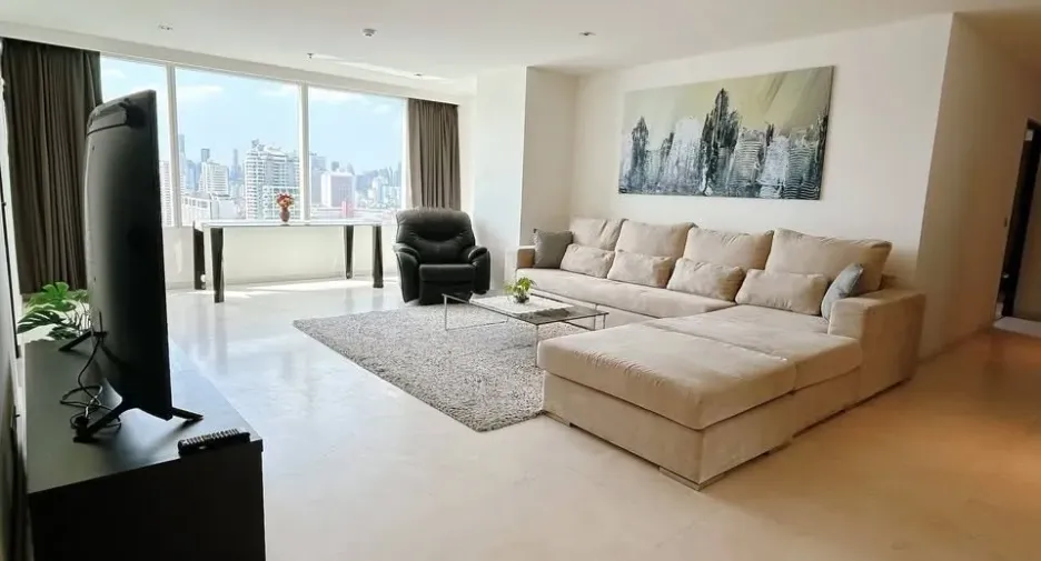 Condo en alquiler de 3 habitaciones en Watthana, Bangkok