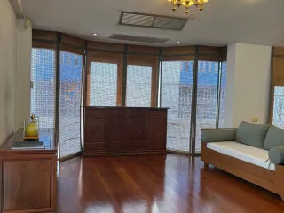 For rent 2 ベッドルーム house in Chatuchak, Bangkok
