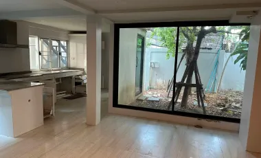 For sale 5 bedrooms house in Din Daeng, Bangkok