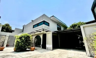 For sale 5 bedrooms house in Din Daeng, Bangkok