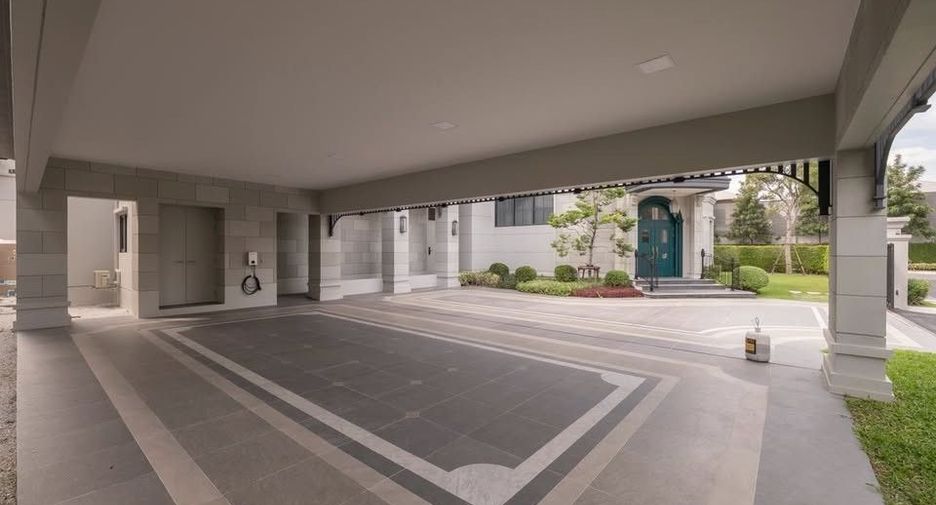 Casa en alquiler de 5 habitaciones en Bang Kapi, Bangkok