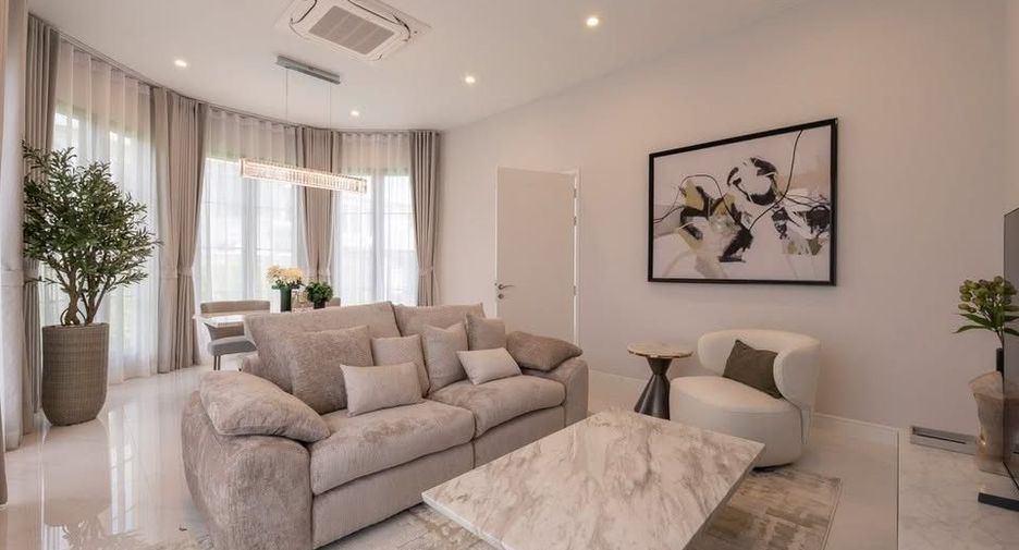 Casa en alquiler de 5 habitaciones en Bang Kapi, Bangkok
