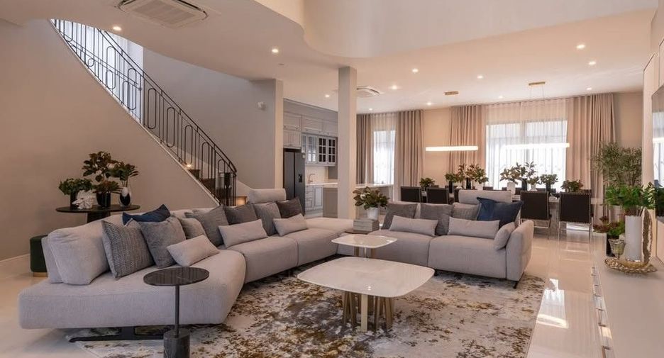 Casa en alquiler de 5 habitaciones en Bang Kapi, Bangkok