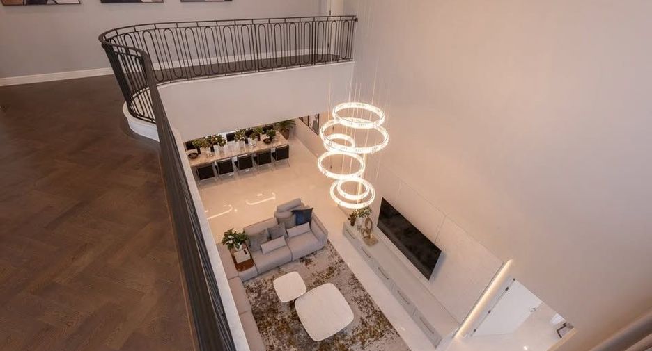 Casa en alquiler de 5 habitaciones en Bang Kapi, Bangkok