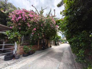 Casa en venta de 5 habitaciones en Huai Khwang, Bangkok