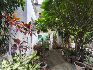 Casa en venta de 5 habitaciones en Huai Khwang, Bangkok