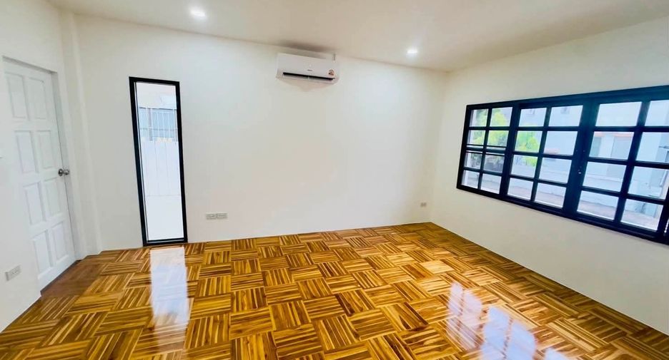 For sale 3 bedrooms house in Bang Lamung, Chonburi
