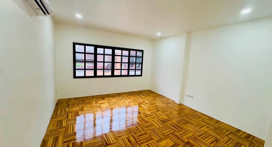 For sale 3 bedrooms house in Bang Lamung, Chonburi