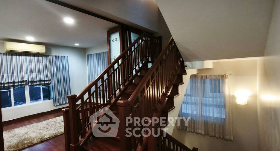 For rent 3 bedrooms house in Chatuchak, Bangkok