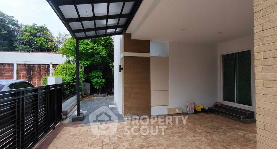 For rent 3 bedrooms house in Chatuchak, Bangkok