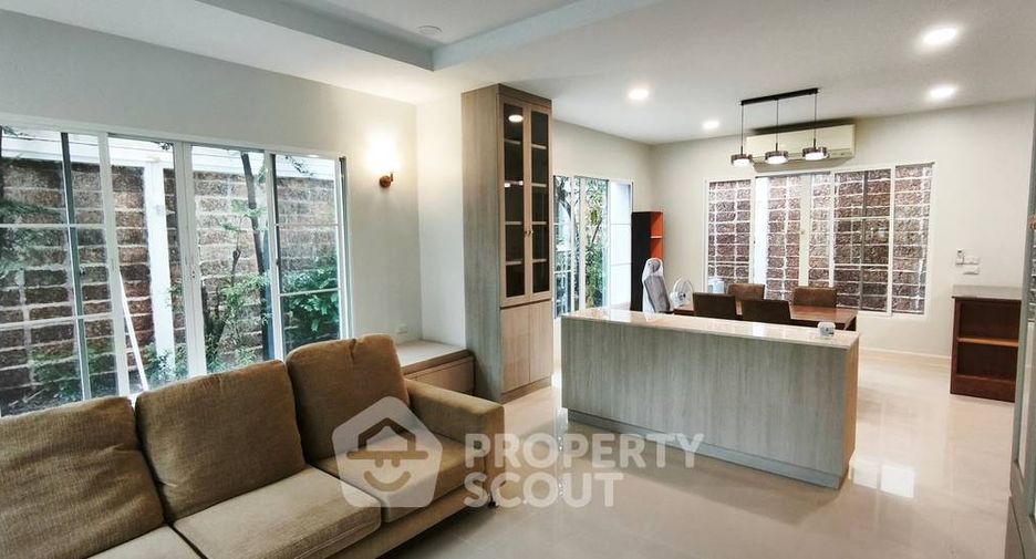 For rent 3 bedrooms house in Chatuchak, Bangkok