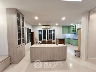For rent 3 ベッドルーム house in Chatuchak, Bangkok