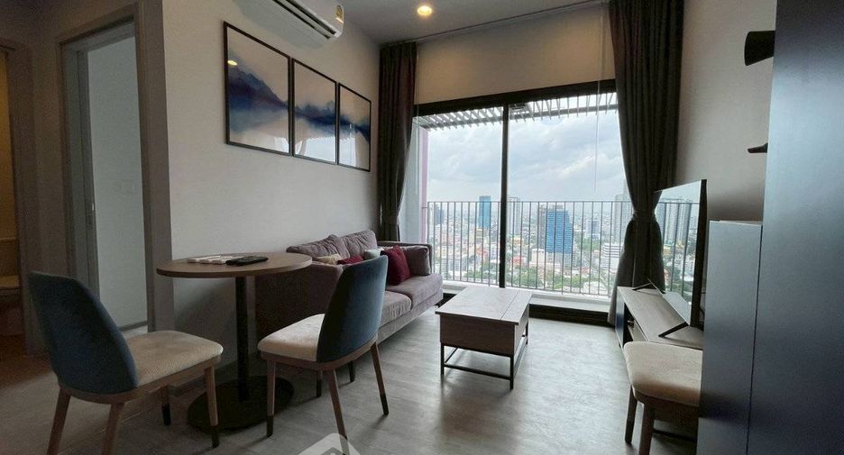 For rent 2 bedrooms condo in Watthana, Bangkok