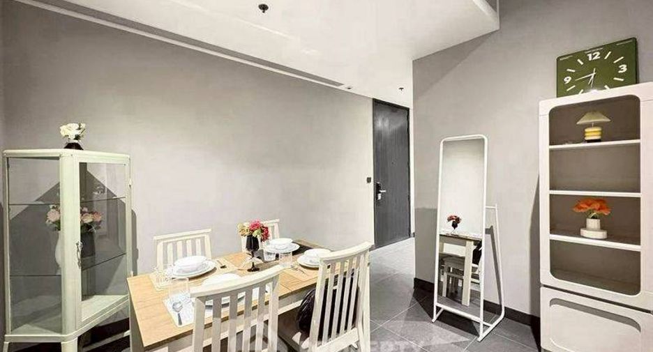 For rent 2 bedrooms condo in Sathon, Bangkok