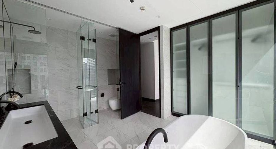 For rent 2 bedrooms condo in Sathon, Bangkok
