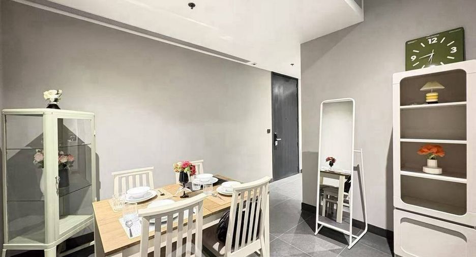 For rent 2 bedrooms condo in Sathon, Bangkok