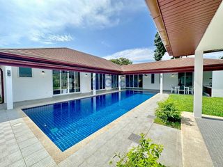 À louer 4 chambres maison à Bang Lamung, Chonburi
