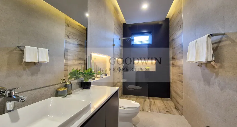 Casa en venta de 5 habitaciones en Bang Lamung, Chonburi