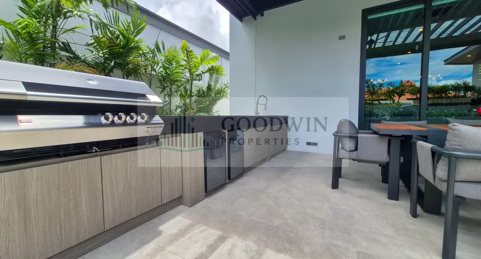 Casa en venta de 5 habitaciones en Bang Lamung, Chonburi