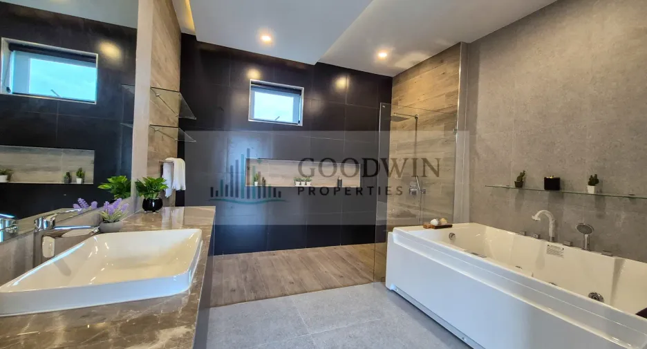 For sale 6 ベッドルーム house in Bang Lamung, Chonburi