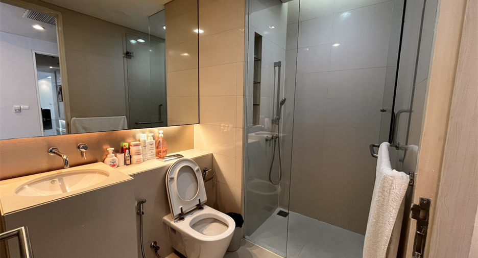 For sale 4 bedrooms condo in Khlong Toei, Bangkok