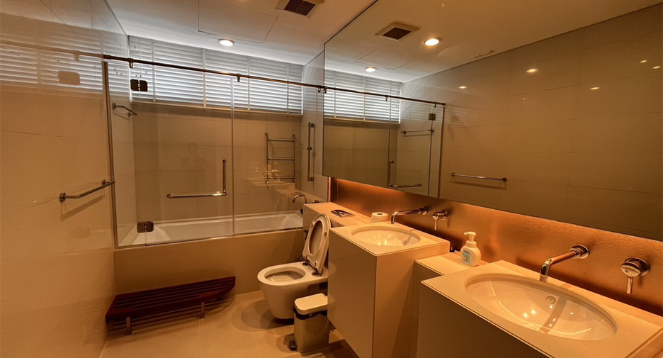 For sale 4 bedrooms condo in Khlong Toei, Bangkok