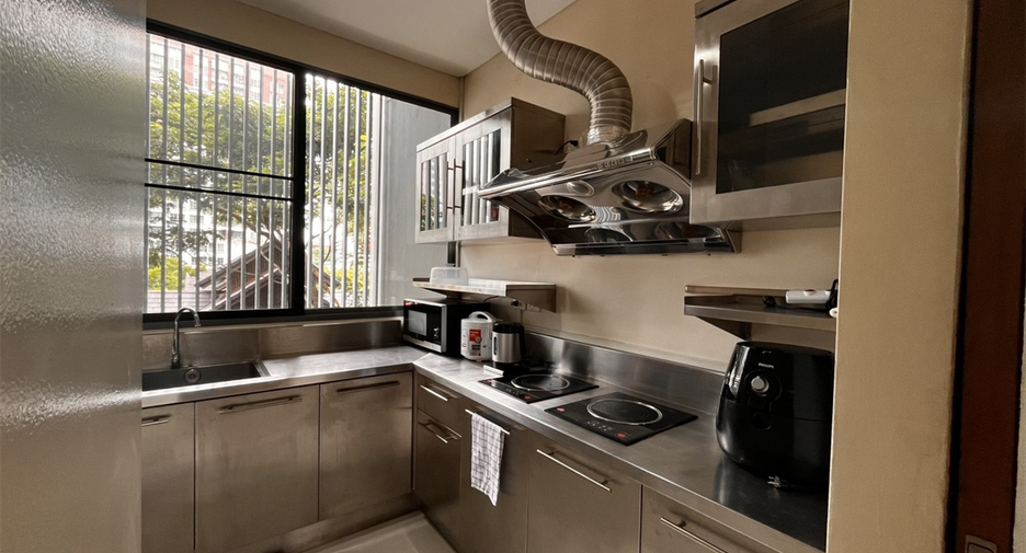 For sale 4 bedrooms condo in Khlong Toei, Bangkok