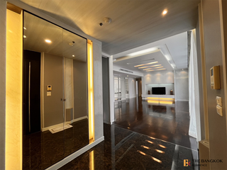 For sale 4 bedrooms condo in Khlong Toei, Bangkok