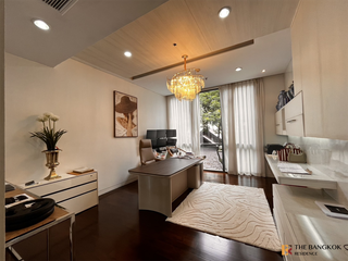 For sale 4 bedrooms condo in Khlong Toei, Bangkok