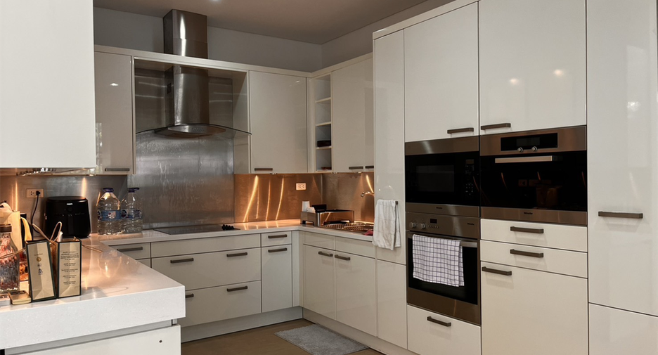 For sale 4 bedrooms condo in Khlong Toei, Bangkok