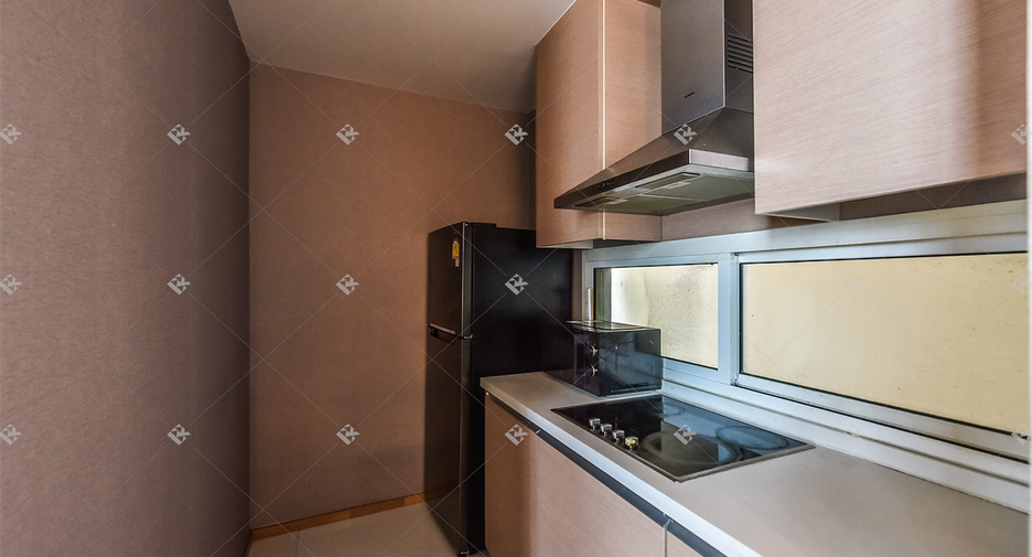 For sale 2 ベッドルーム condo in Sathon, Bangkok