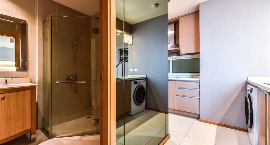 For sale 2 ベッドルーム condo in Sathon, Bangkok