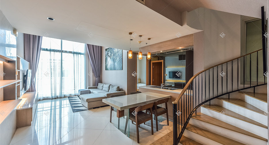 For sale 2 ベッドルーム condo in Sathon, Bangkok
