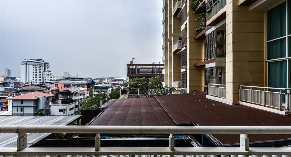 For sale 2 ベッドルーム condo in Sathon, Bangkok