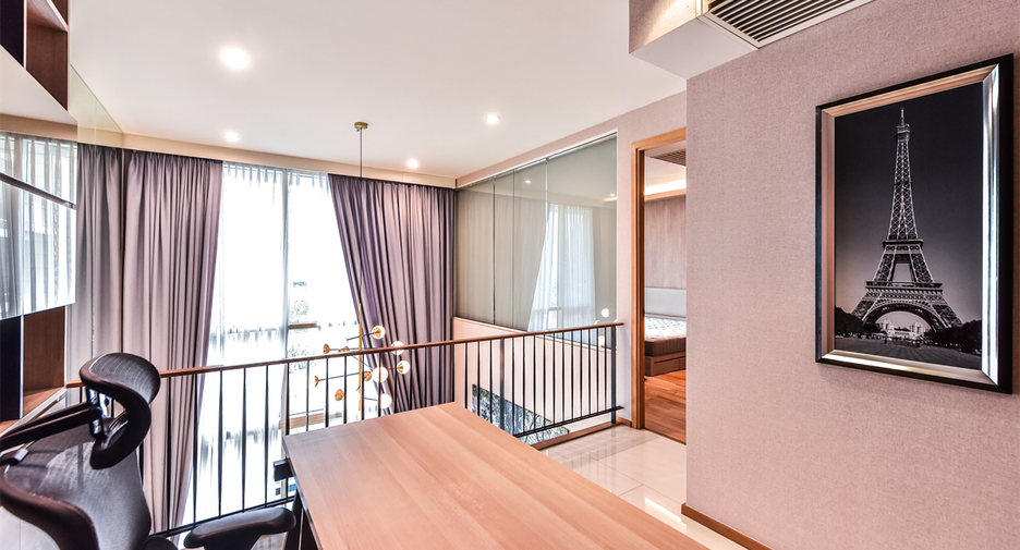 For sale 2 ベッドルーム condo in Sathon, Bangkok