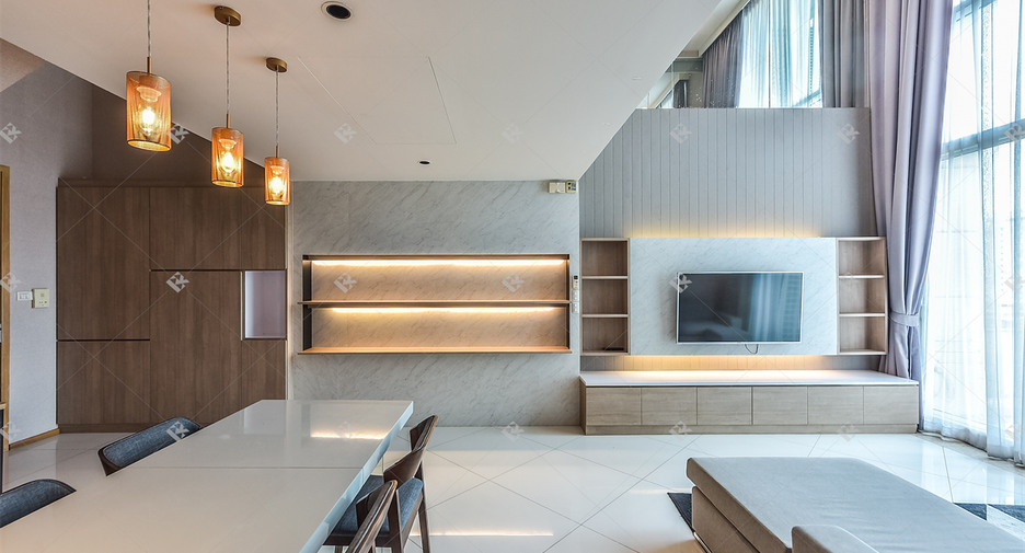 For sale 2 ベッドルーム condo in Sathon, Bangkok