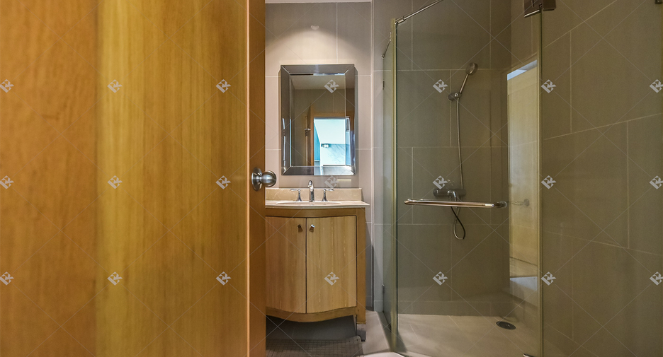 For sale 2 ベッドルーム condo in Sathon, Bangkok