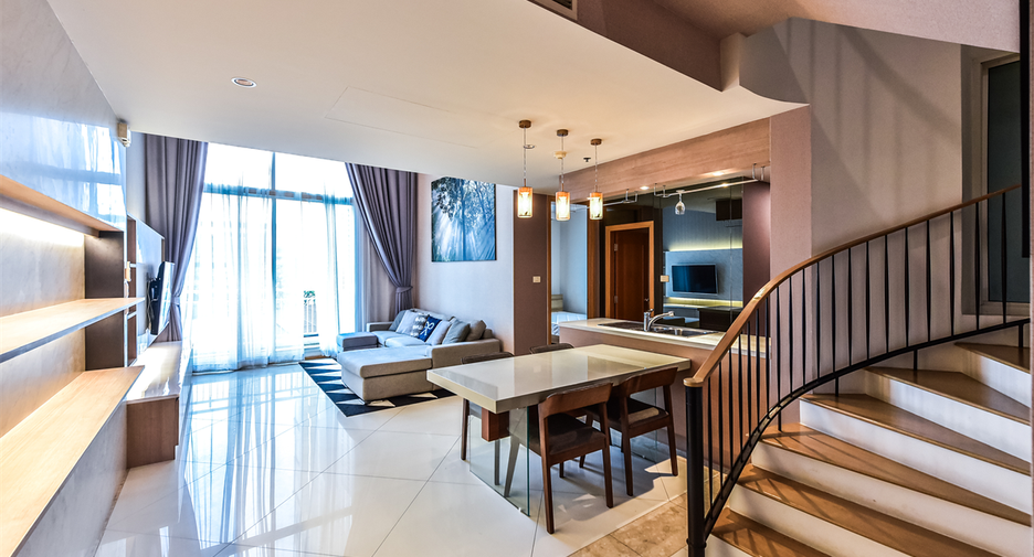 For sale 2 ベッドルーム condo in Sathon, Bangkok